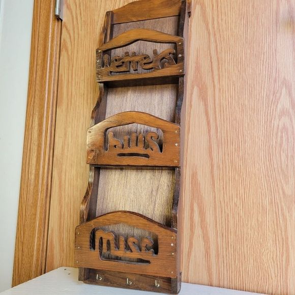 🇨🇦 Vintage 70s Wooden Letter Holder Wall Mount - Picture 2 of 9